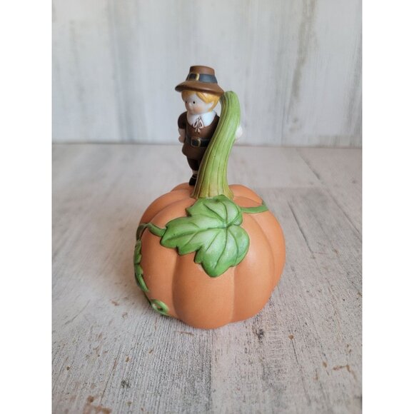 Avon vintage Pilgrim Pumpkin bell Halloween fall home decor - Picture 2 of 8